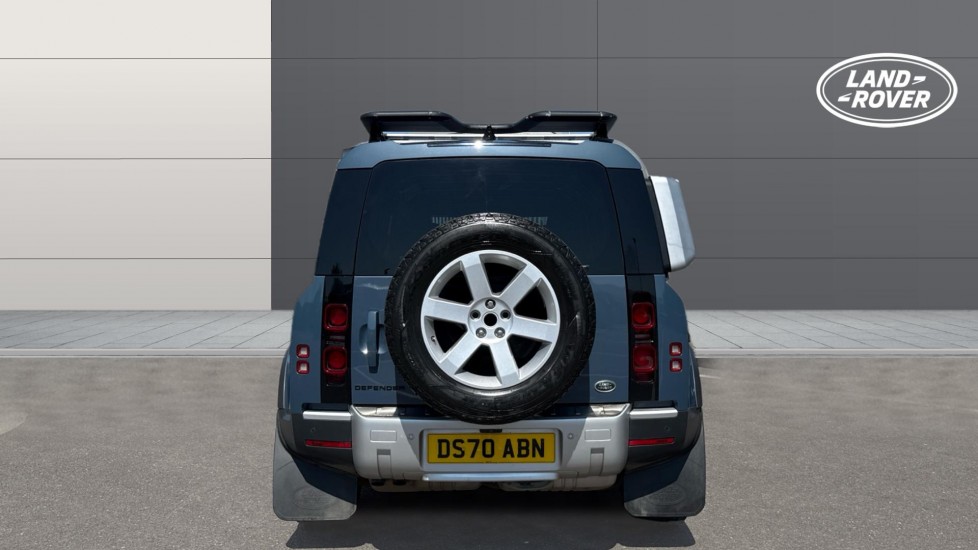 Land Rover Defender 3.0 D250 HSE 110 5dr Auto Diesel Estate - Image 6