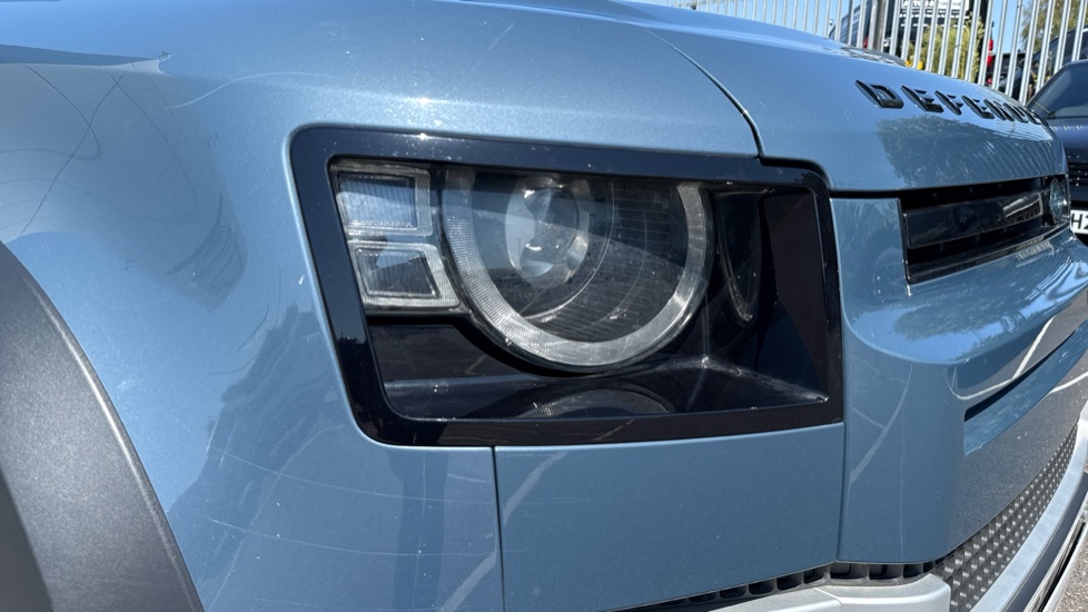 Land Rover Defender 3.0 D250 HSE 110 5dr Auto Diesel Estate - Image 17