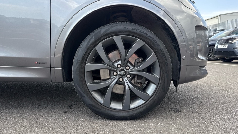 Land Rover Discovery Sport 2.0 D200 R-Dynamic SE 5dr Auto Diesel Station Wagon - Image 8