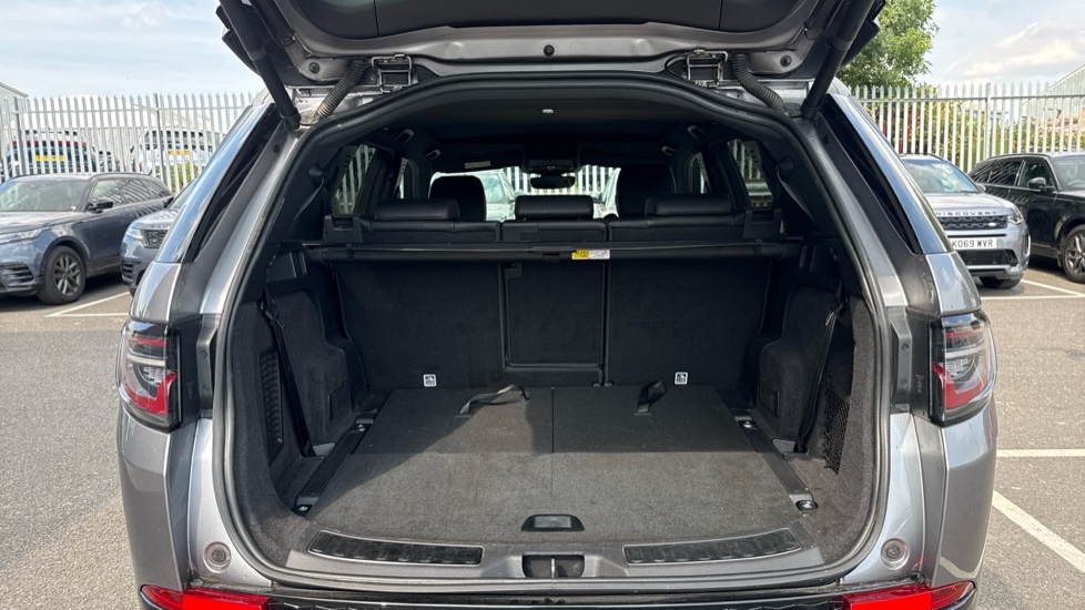 Land Rover Discovery Sport 2.0 D200 R-Dynamic SE 5dr Auto Diesel Station Wagon - Image 10