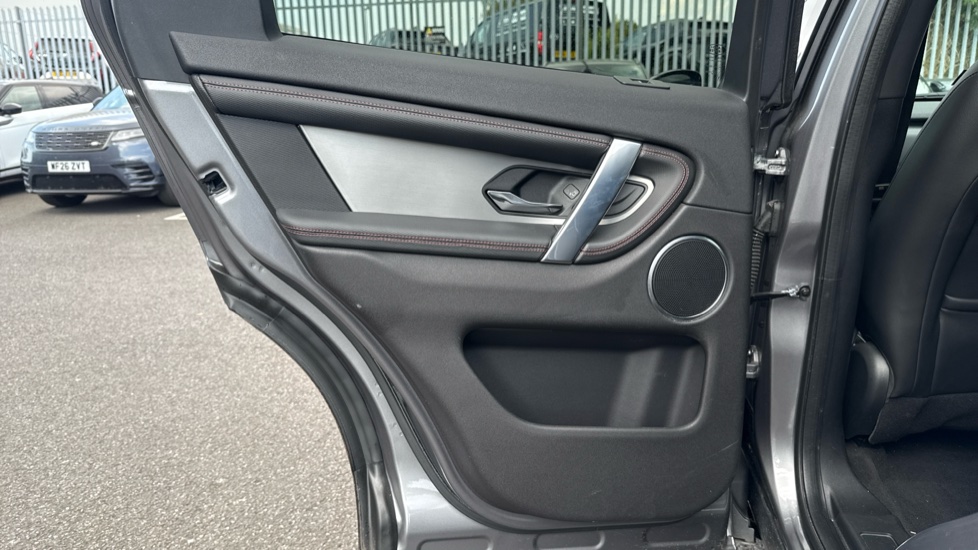 Land Rover Discovery Sport 2.0 D200 R-Dynamic SE 5dr Auto Diesel Station Wagon - Image 37