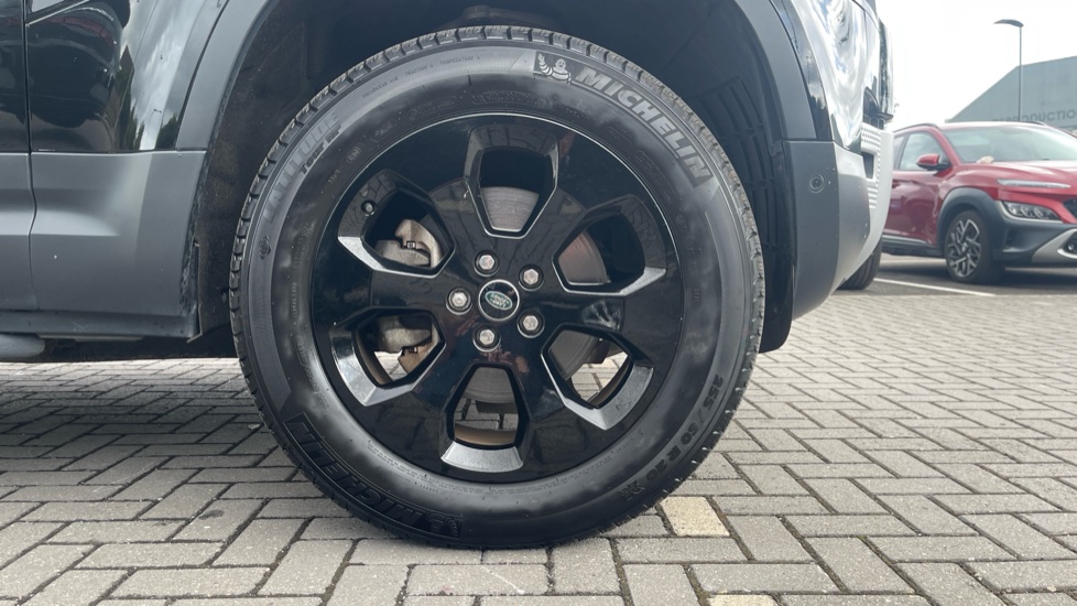Land Rover Defender 3.0 D250 HSE 90 3dr Auto Diesel Estate - Image 8