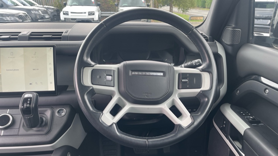 Land Rover Defender 3.0 D250 HSE 90 3dr Auto Diesel Estate - Image 15