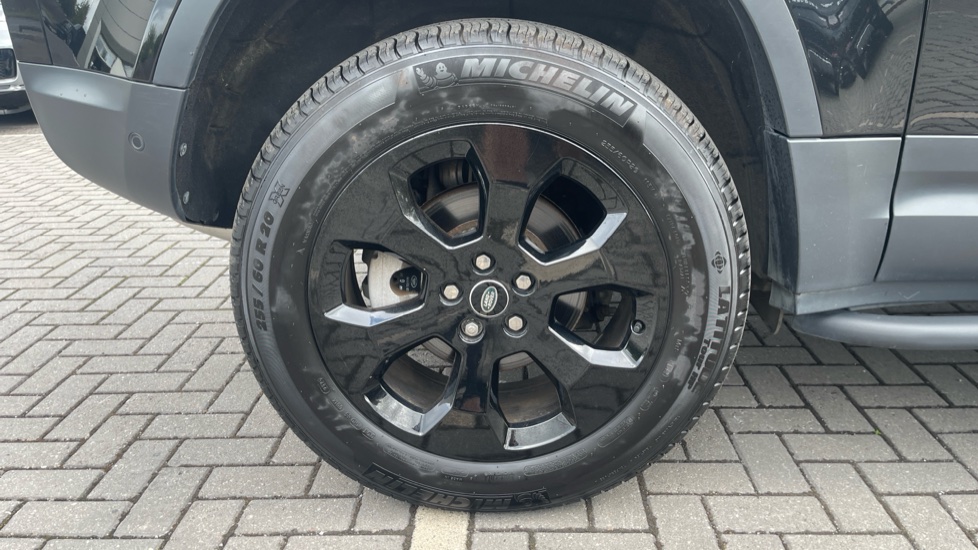 Land Rover Defender 3.0 D250 HSE 90 3dr Auto Diesel Estate - Image 25