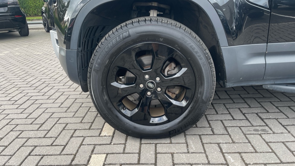 Land Rover Defender 3.0 D250 HSE 90 3dr Auto Diesel Estate - Image 28