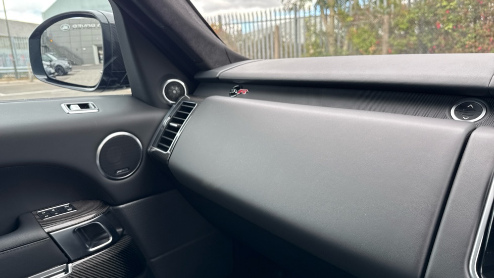 Land Rover Range Rover Sport 5.0 P575 S/C SVR Carbon Edition 5dr Auto Petrol Estate - Image 26