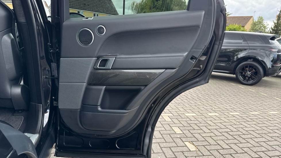 Land Rover Range Rover Sport 5.0 P575 S/C SVR Carbon Edition 5dr Auto Petrol Estate - Image 33