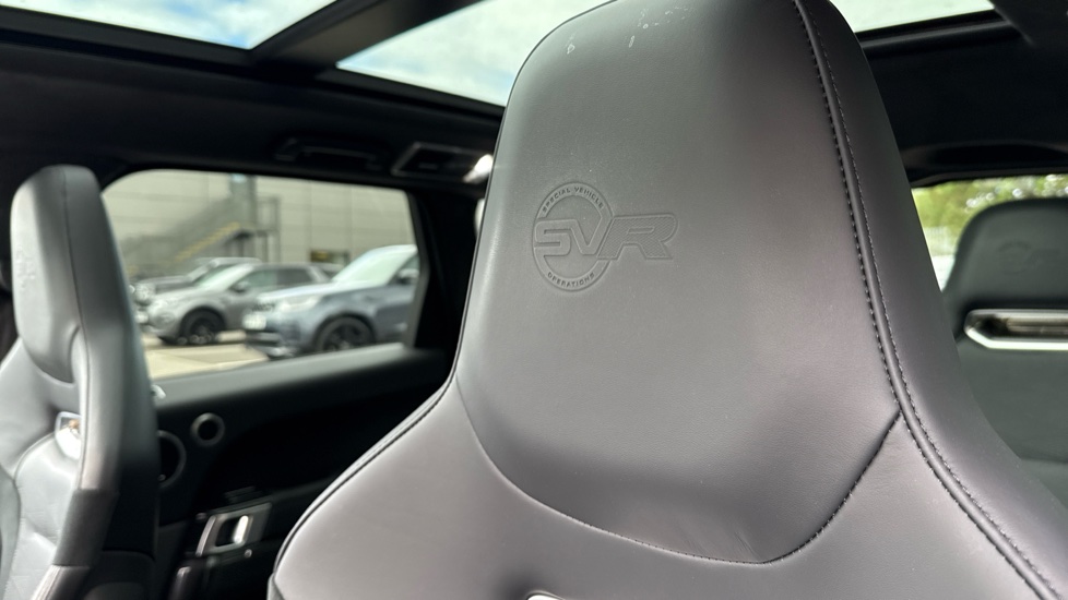 Land Rover Range Rover Sport 5.0 P575 S/C SVR Carbon Edition 5dr Auto Petrol Estate - Image 42