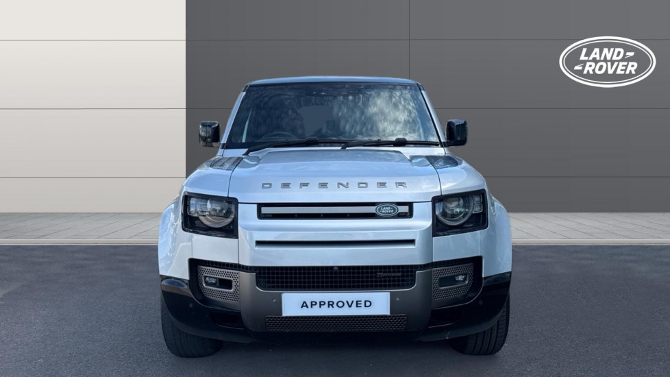 Land Rover Defender 2.0 P400e X-Dynamic HSE 110 5dr Auto Estate - Image 7