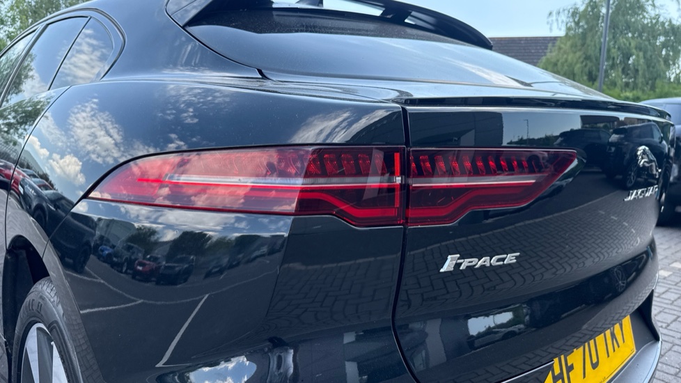 Jaguar I-Pace 294kW EV400 SE 90kWh 5dr Auto Electric Estate - Image 19