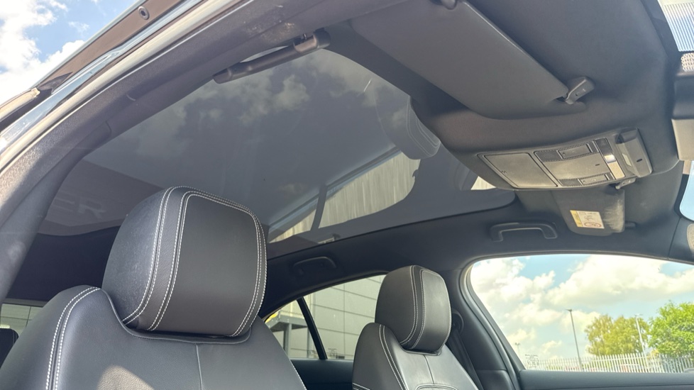 Jaguar I-Pace 294kW EV400 SE 90kWh 5dr Auto Electric Estate - Image 21