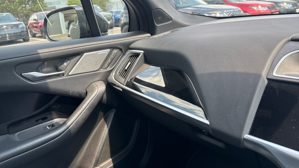 Jaguar I-Pace 294kW EV400 SE 90kWh 5dr Auto Electric Estate - Image 26