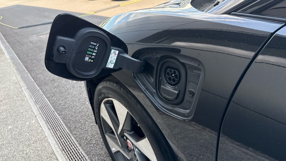 Jaguar I-Pace 294kW EV400 SE 90kWh 5dr Auto Electric Estate - Image 38