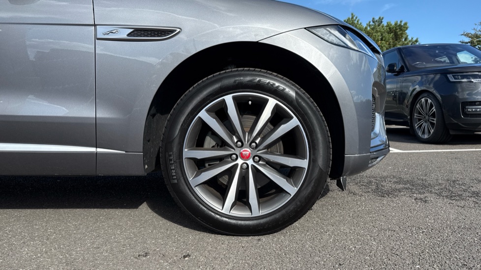 Jaguar F-Pace 2.0 D200 R-Dynamic SE 5dr Auto AWD Diesel Estate - Image 8