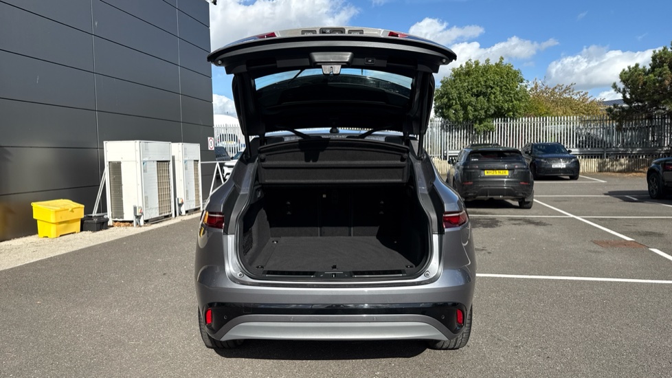 Jaguar F-Pace 2.0 D200 R-Dynamic SE 5dr Auto AWD Diesel Estate - Image 27