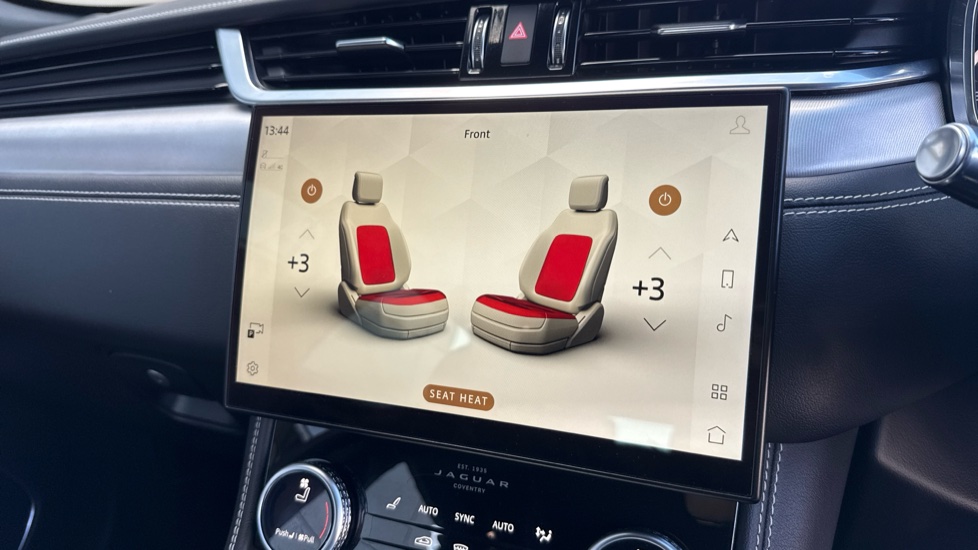 Jaguar F-Pace 2.0 D200 R-Dynamic SE 5dr Auto AWD Diesel Estate - Image 32