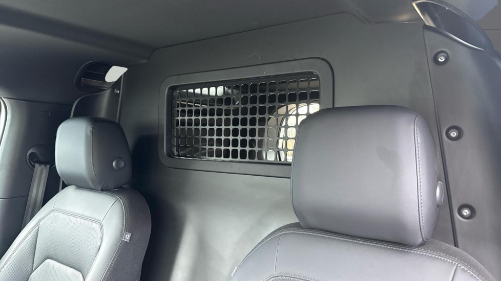 Land Rover Defender 90 Diesel 3.0 D250 Hard Top S Auto [3 Seat] - Image 4