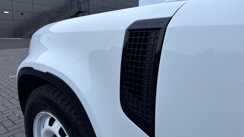 Land Rover Defender 90 Diesel 3.0 D250 Hard Top S Auto [3 Seat] - Image 20