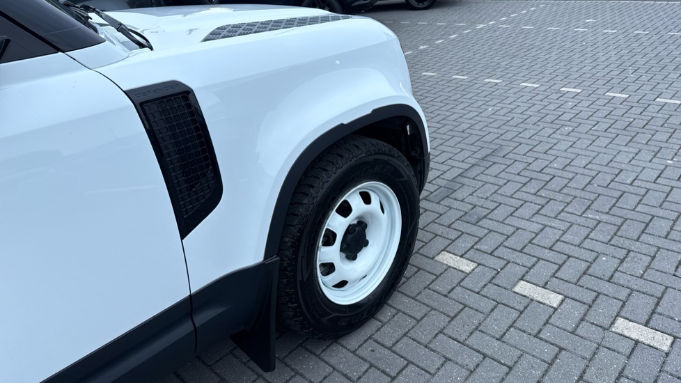 Land Rover Defender 90 Diesel 3.0 D250 Hard Top S Auto [3 Seat] - Image 22