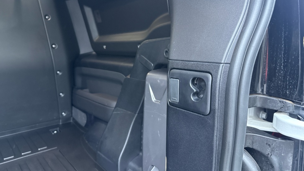 Land Rover Defender 90 Diesel 3.0 D250 Hard Top S Auto [3 Seat] - Image 28