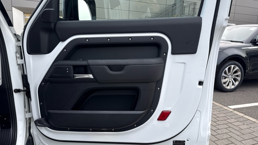 Land Rover Defender 90 Diesel 3.0 D250 Hard Top S Auto [3 Seat] - Image 29