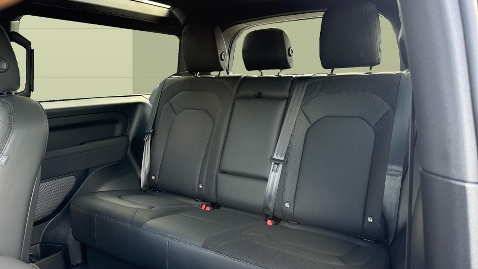 Land Rover Defender 3.0 D250 X-Dynamic SE 90 3dr Auto Diesel Estate - Image 4