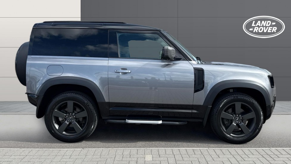 Land Rover Defender 3.0 D250 X-Dynamic SE 90 3dr Auto Diesel Estate - Image 5