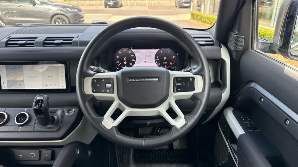 Land Rover Defender 3.0 D250 X-Dynamic SE 90 3dr Auto Diesel Estate - Image 15
