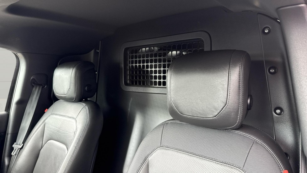 Land Rover Defender 110 Diesel 3.0 D300 Hard Top X-Dynamic HSE Auto - Image 4