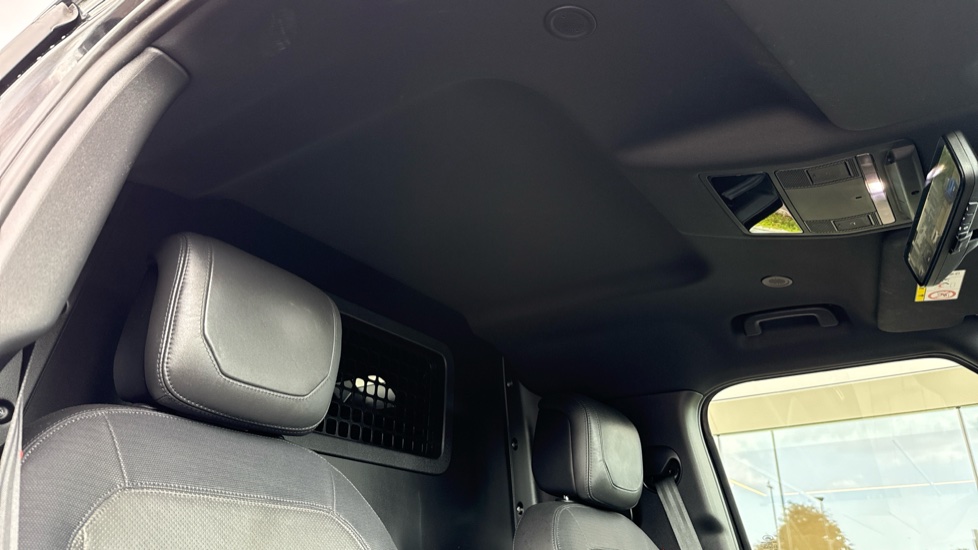 Land Rover Defender 110 Diesel 3.0 D300 Hard Top X-Dynamic HSE Auto - Image 21