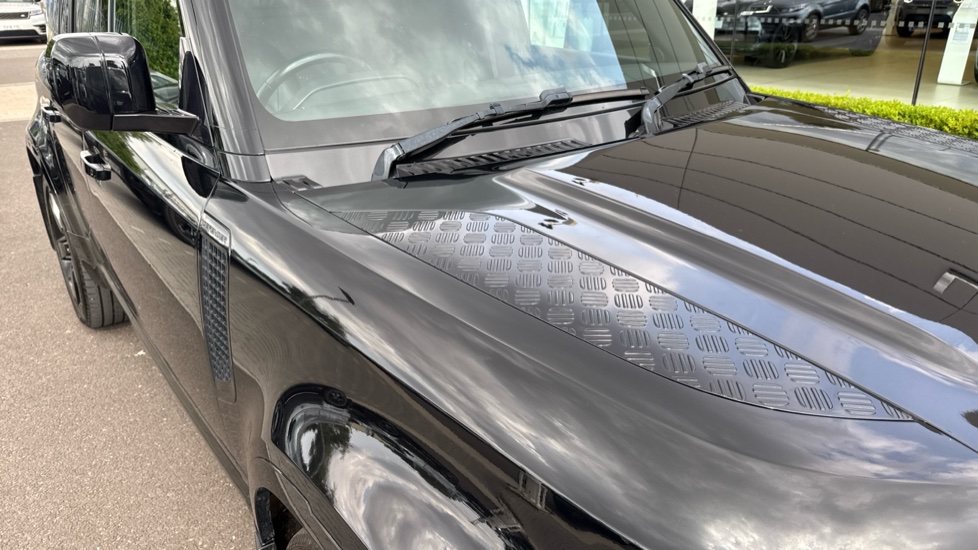 Land Rover Defender 110 Diesel 3.0 D300 Hard Top X-Dynamic HSE Auto - Image 23