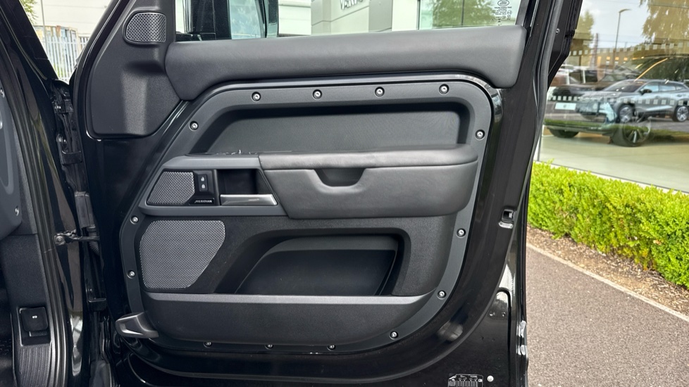 Land Rover Defender 110 Diesel 3.0 D300 Hard Top X-Dynamic HSE Auto - Image 29
