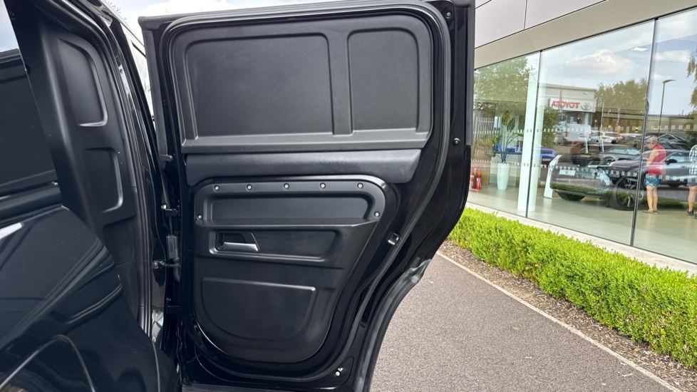 Land Rover Defender 110 Diesel 3.0 D300 Hard Top X-Dynamic HSE Auto - Image 35