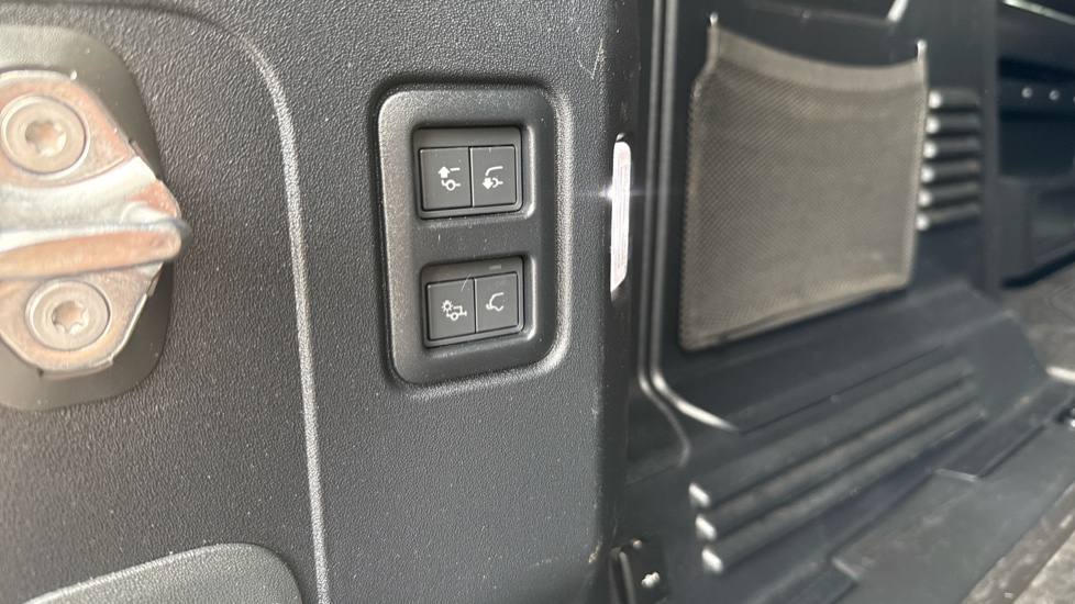 Land Rover Defender 110 Diesel 3.0 D300 Hard Top X-Dynamic HSE Auto - Image 38
