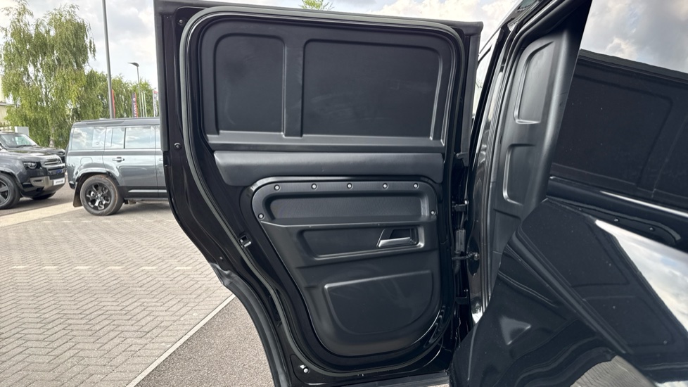 Land Rover Defender 110 Diesel 3.0 D300 Hard Top X-Dynamic HSE Auto - Image 40