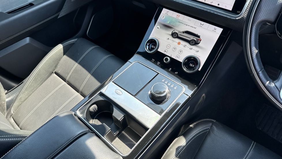 Land Rover Range Rover Velar 2.0 D180 R-Dynamic SE 5dr Auto Diesel Estate - Image 13