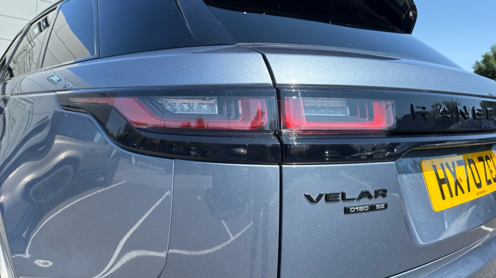 Land Rover Range Rover Velar 2.0 D180 R-Dynamic SE 5dr Auto Diesel Estate - Image 19