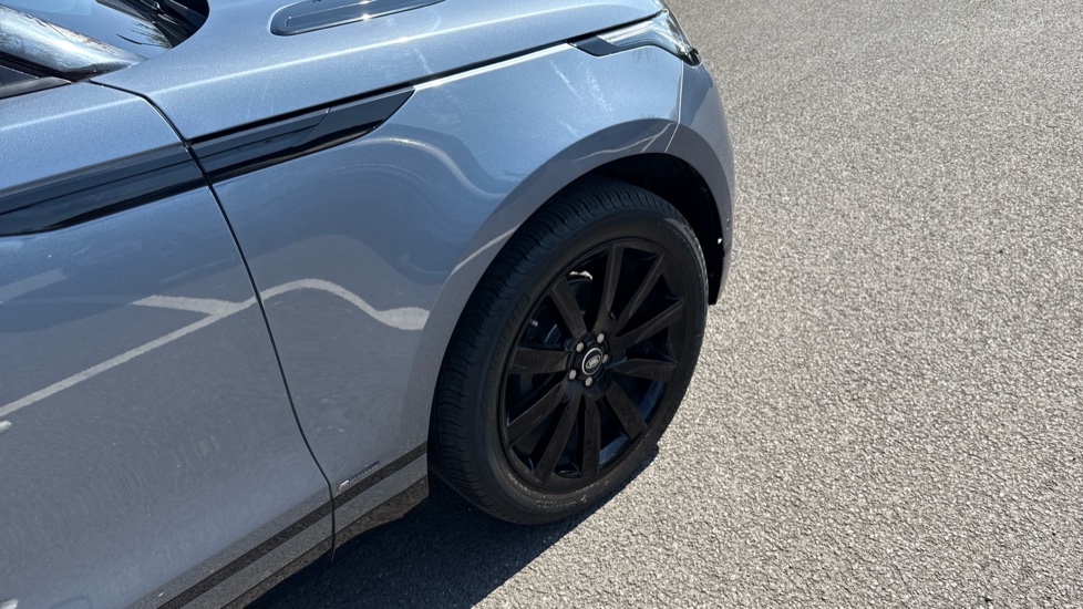 Land Rover Range Rover Velar 2.0 D180 R-Dynamic SE 5dr Auto Diesel Estate - Image 22