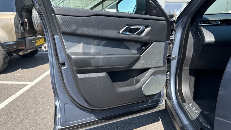 Land Rover Range Rover Velar 2.0 D180 R-Dynamic SE 5dr Auto Diesel Estate - Image 36