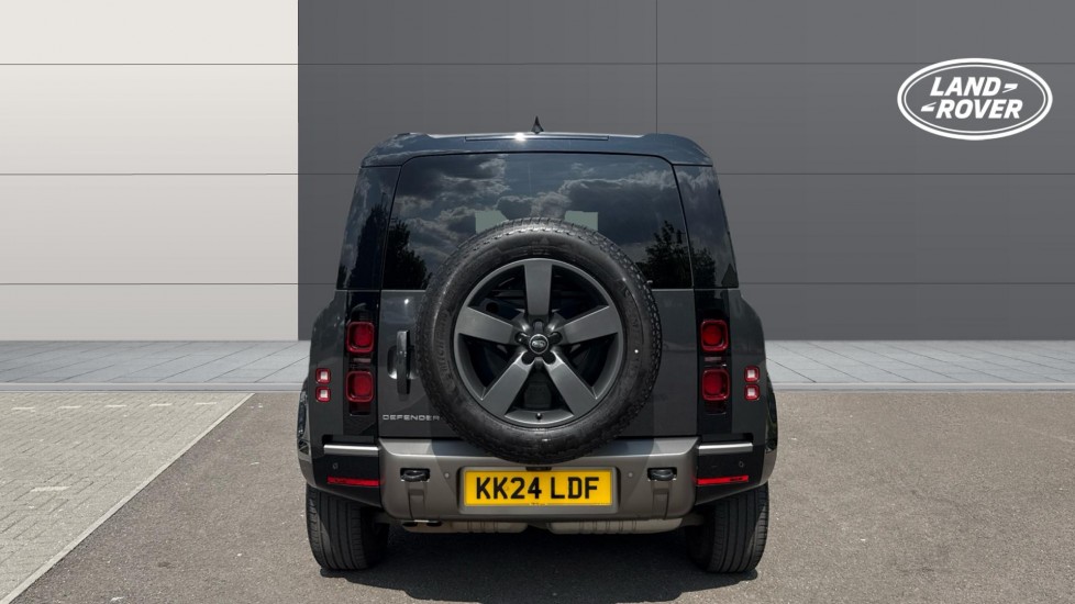 Land Rover Defender 3.0 D250 X-Dynamic HSE 90 3dr Auto Diesel Estate - Image 6