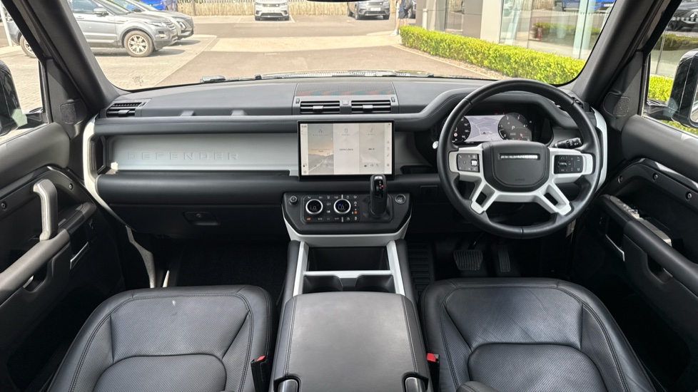 Land Rover Defender 3.0 D250 X-Dynamic HSE 90 3dr Auto Diesel Estate - Image 9