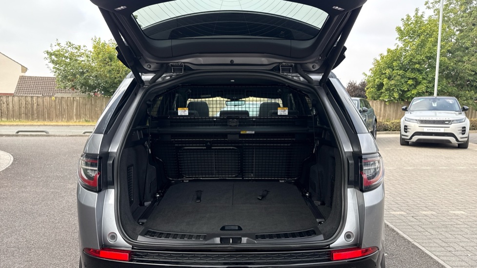 Land Rover Discovery Sport 2.0 D240 R-Dynamic HSE 5dr Auto Diesel Station Wagon - Image 10