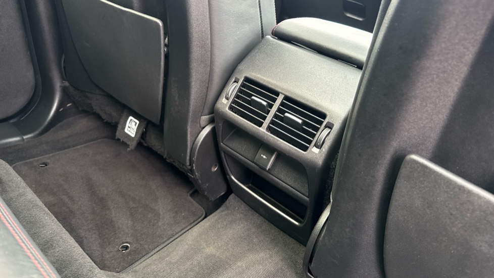 Land Rover Discovery Sport 2.0 D240 R-Dynamic HSE 5dr Auto Diesel Station Wagon - Image 18