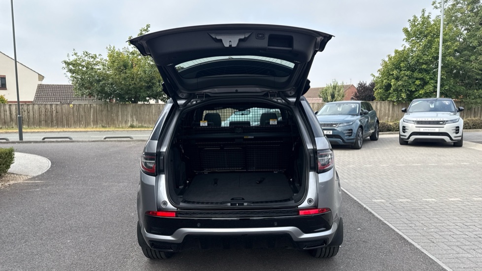 Land Rover Discovery Sport 2.0 D240 R-Dynamic HSE 5dr Auto Diesel Station Wagon - Image 27