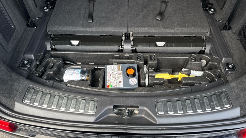 Land Rover Discovery Sport 2.0 D240 R-Dynamic HSE 5dr Auto Diesel Station Wagon - Image 37