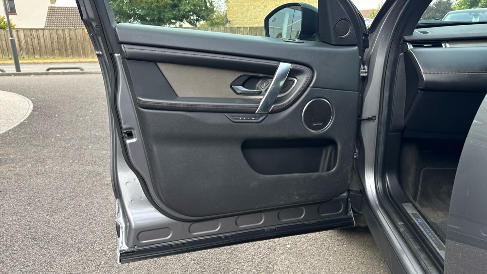 Land Rover Discovery Sport 2.0 D240 R-Dynamic HSE 5dr Auto Diesel Station Wagon - Image 40