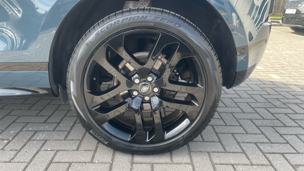 Land Rover Range Rover Evoque 2.0 D200 Autobiography 5dr Auto [Revised] Diesel Hatchback - Image 21