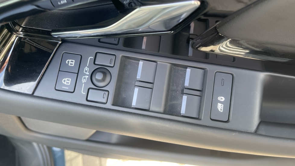 Land Rover Range Rover Evoque 2.0 D200 Autobiography 5dr Auto [Revised] Diesel Hatchback - Image 26