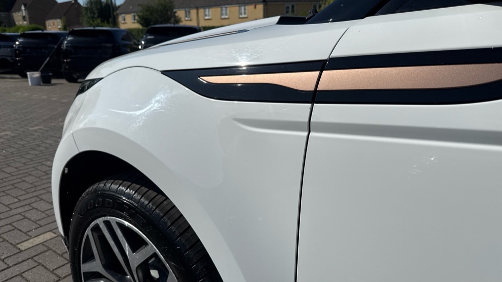 Land Rover Range Rover Evoque 2.0 D200 R-Dynamic HSE 5dr Auto Diesel Hatchback - Image 20