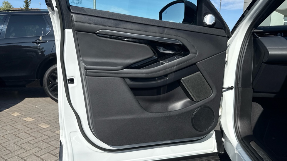 Land Rover Range Rover Evoque 2.0 D200 R-Dynamic HSE 5dr Auto Diesel Hatchback - Image 37